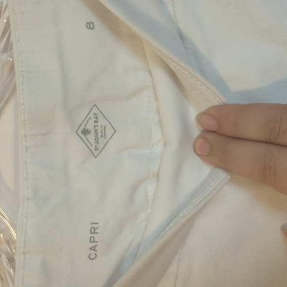 Four piece Women's Size 8 Clothes Set Red and White Capris Pants Tank Blouse - Picture 7 of 10